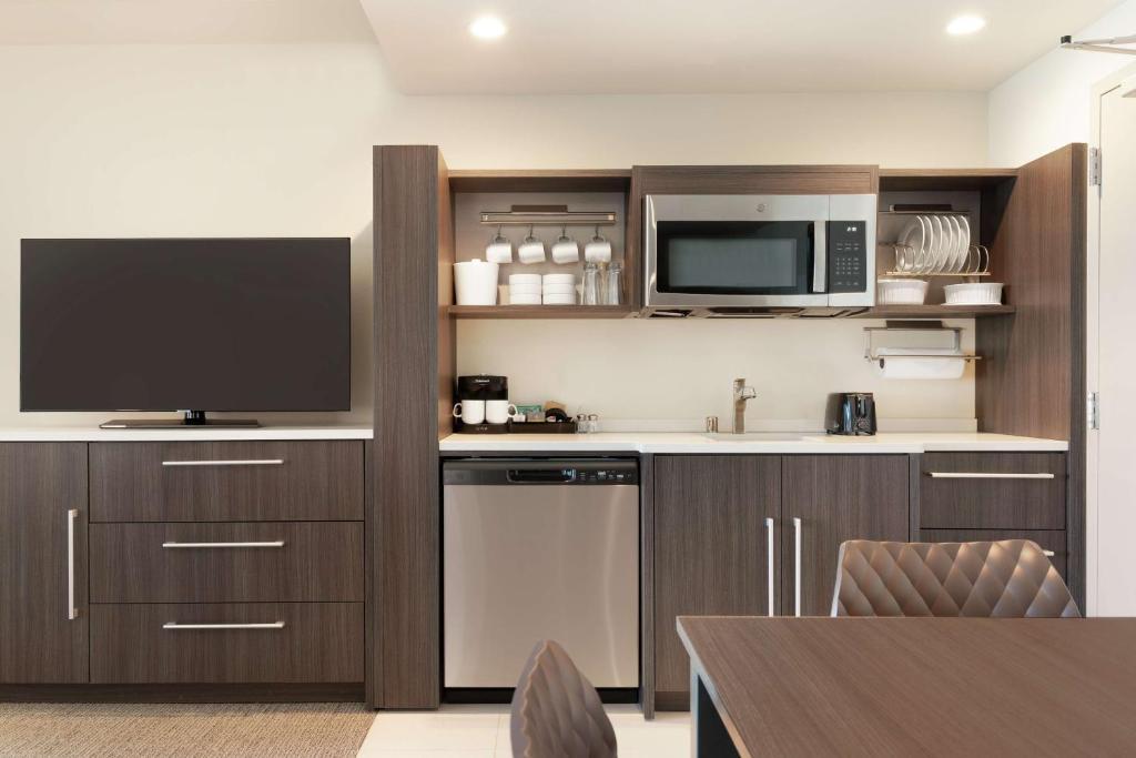 Home2 Suites By Hilton Woodland Hills Los Angeles Esterno foto